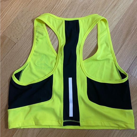 M Reebok Women’s Cropped Racing Tank - Picture 2 of 4
